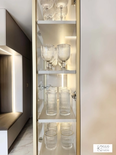 witryna z oświetleiem led